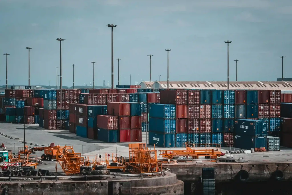Aerial view of a seaport in Mexico with ships and containers, representing foreign trade and international logistics